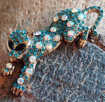Exotische Brosche Raubkatze — mit Strass blau