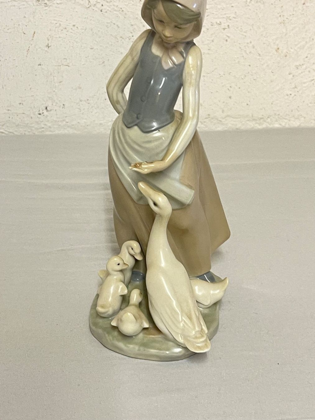 Lladro Statuette: LIADRO  Mädchen beim Gänse füttern – Nuovo (secondo la descrizione) da Oberwil Lieli venduto da 560amg 4