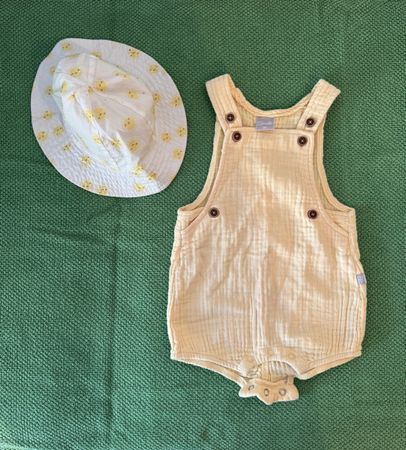 Baby Set Sonnenhut und Strampler Grösse 62 neuwertig