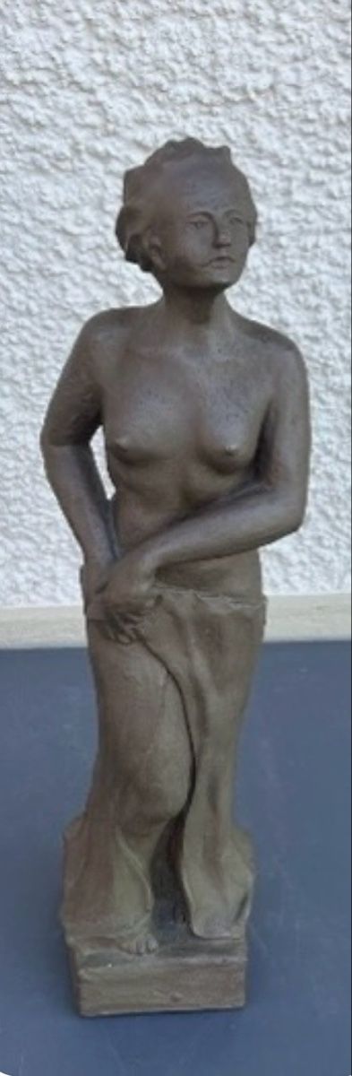 Sculture & Statue: Frauenskulptur – Usato da Baden venduto da Sarahhedwig