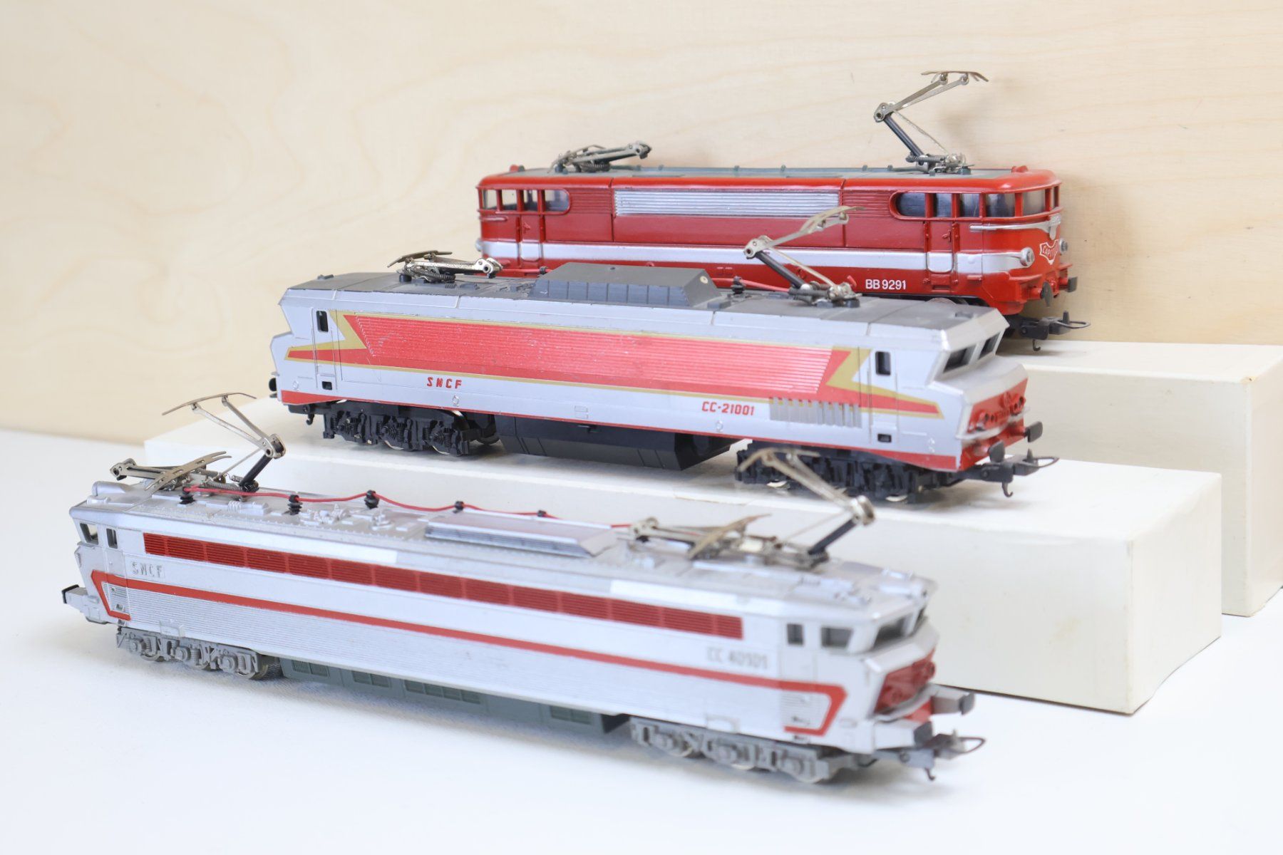 Lima Modelleisenbahnen: Lima SNCF 3 x E-Loks - H0 DC – Gebraucht aus Winterthur von Monstera 3