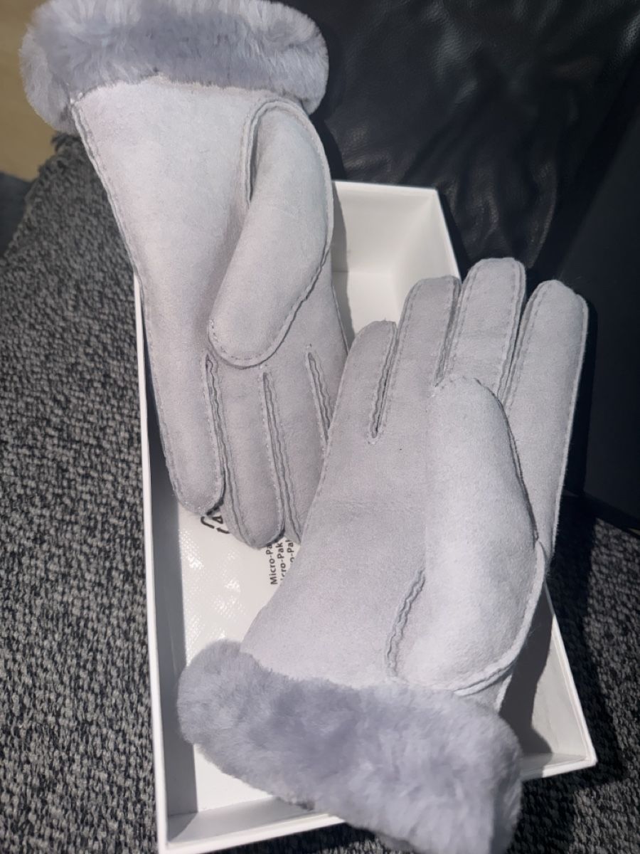 Ugg Guanti & manicotti: Ugg Handschuhe L – Nuovo e nell'imballaggio originale da Jona venduto da nik_bdd9 5