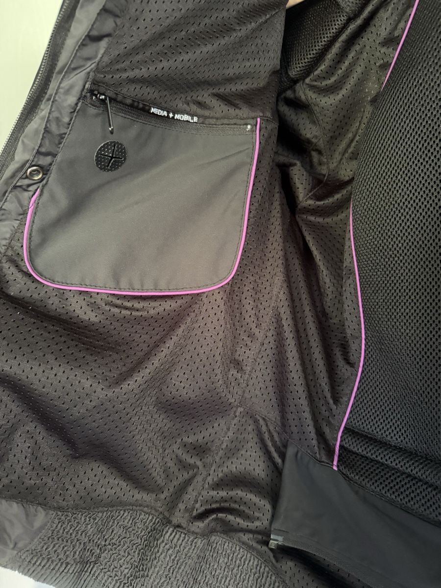 BMW Giacche: BMW Motorradjacke TourShell Damen Gr. 40 – Usato da Hinwil venduto da Annikalsa 2