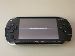 Sony PSP – Komplettset mit 5 Spielen, Case und Ladekabel