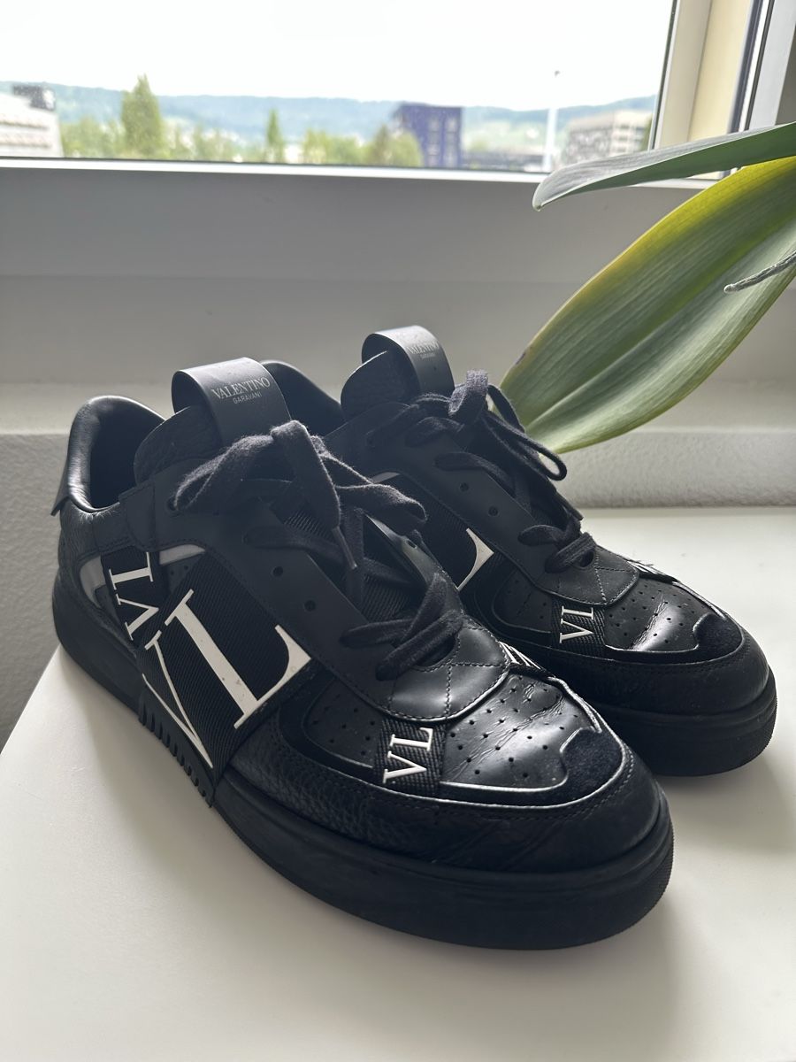 Scarpe da uomo: Valentino Garavani Gr.43 – Usato da Schlieren venduto da Cap98