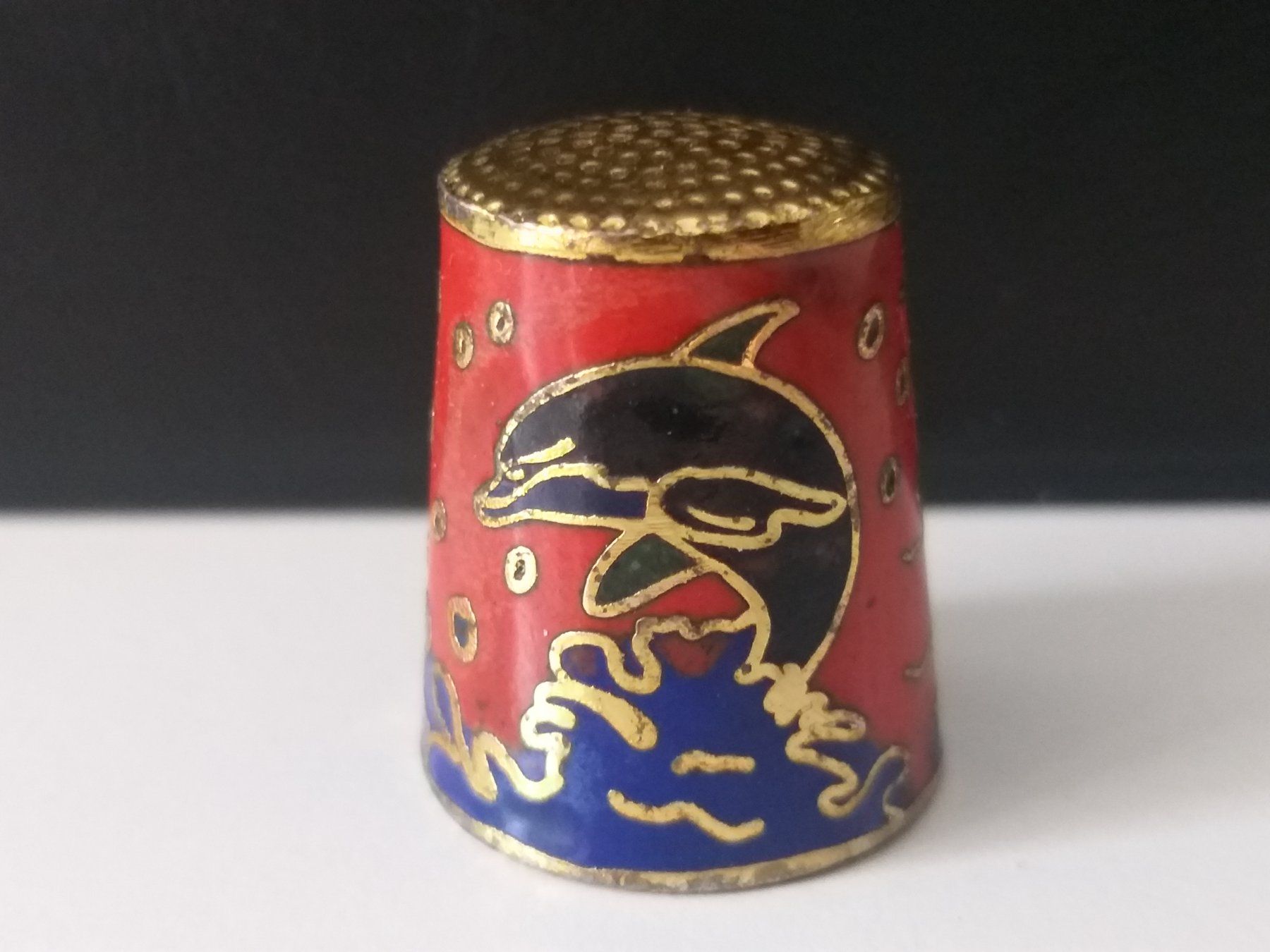 Fingerhüte: Dé à coudre dauphin cloisonné – Gebraucht aus Cossonay-Ville von Les_1001_perles
