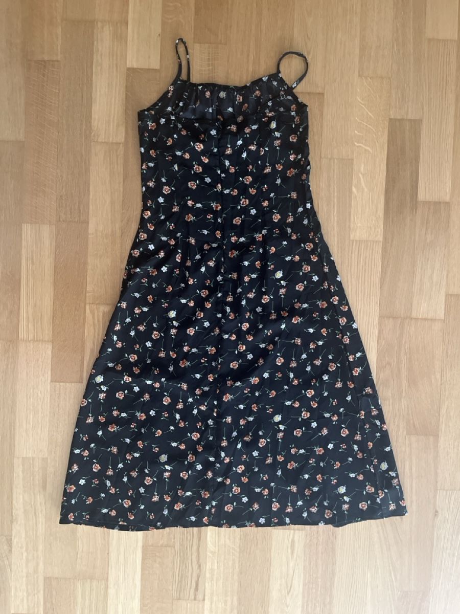 Kleider: Kleid Blumenmuster Schwarz – Neu und originalverpackt aus Naters von mar_fp7t 3