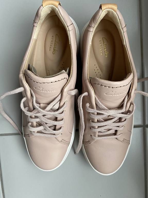 Damenschuhe: Leder-Sneaker Clark Gr. 39 – Gebraucht aus Düdingen von Susgi