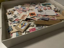 Briefmarken Sammlung unsortiert im Album gebraucht