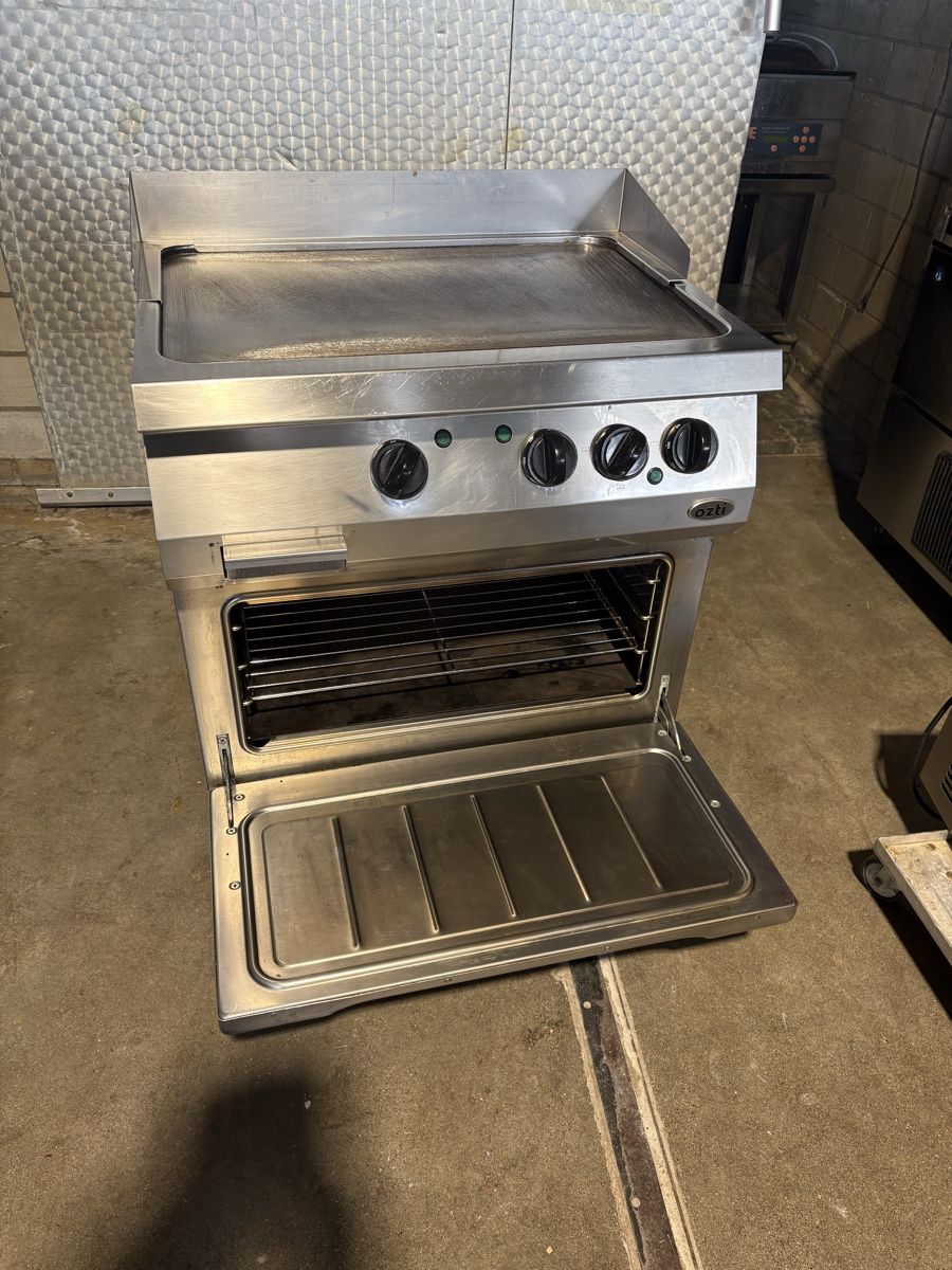 Elettrodomestici da cucina: Grillplatte mit Backofen – Usato da Wohlen AG venduto da Moh80 4