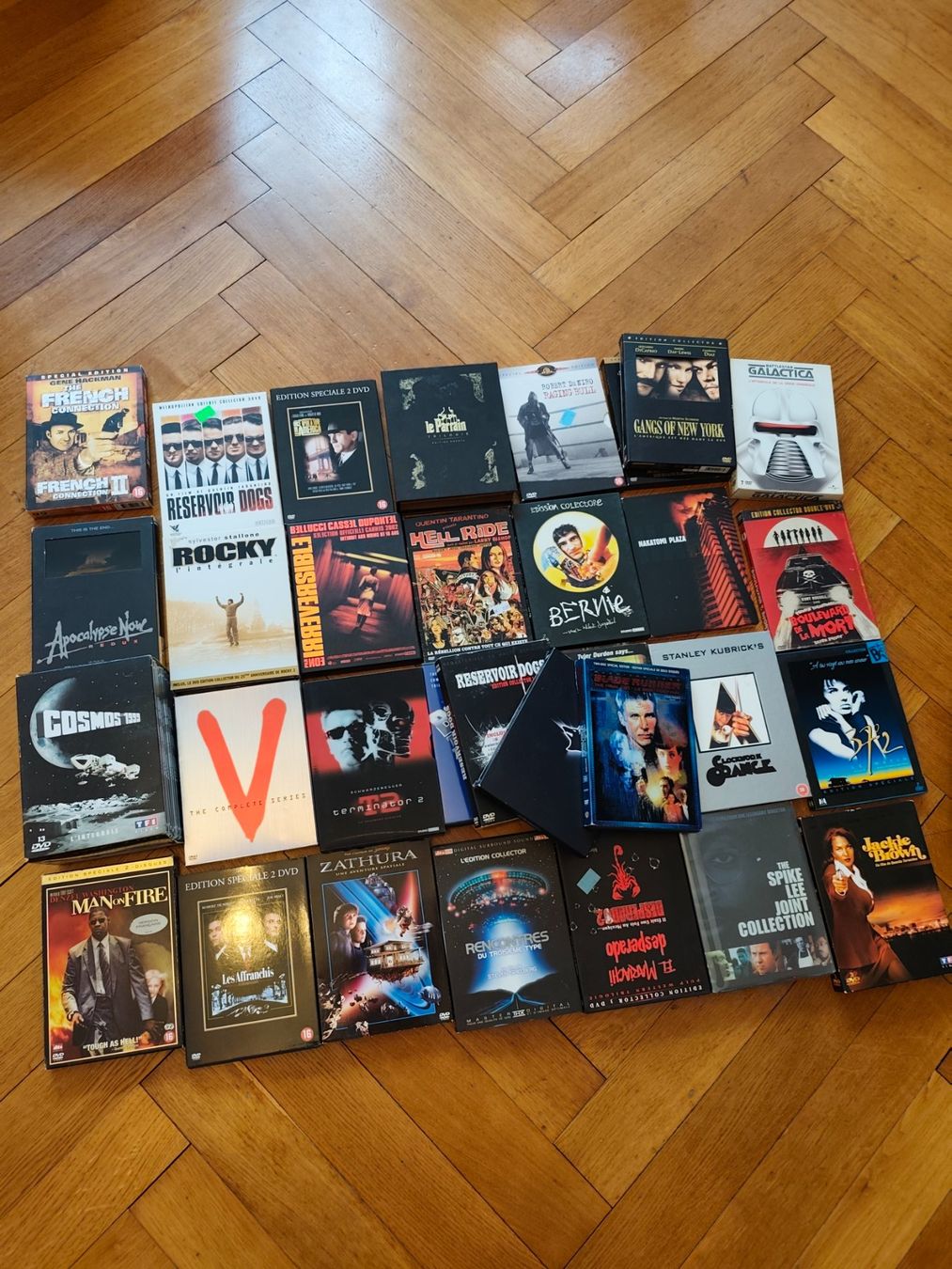 Tous les DVDs: Grand lot coffrets DVD – D'occasion à Montreux par LeVintage33