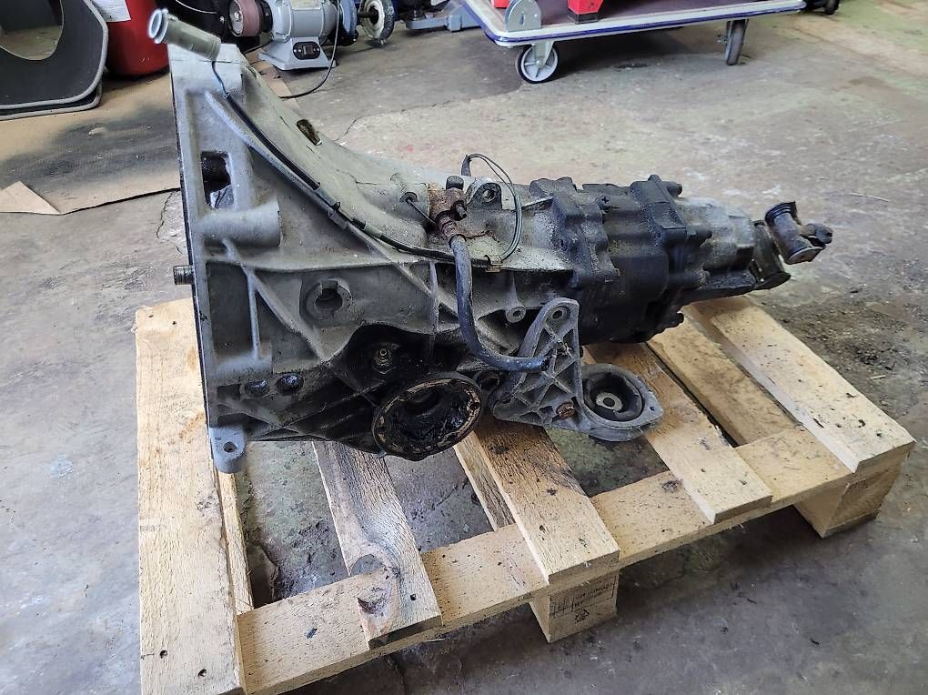 Tutti pezzi di ricambio auto: Getriebe Audi Typ 85/81 Coupé – Usato da Oberwangen TG venduto da tetzi10