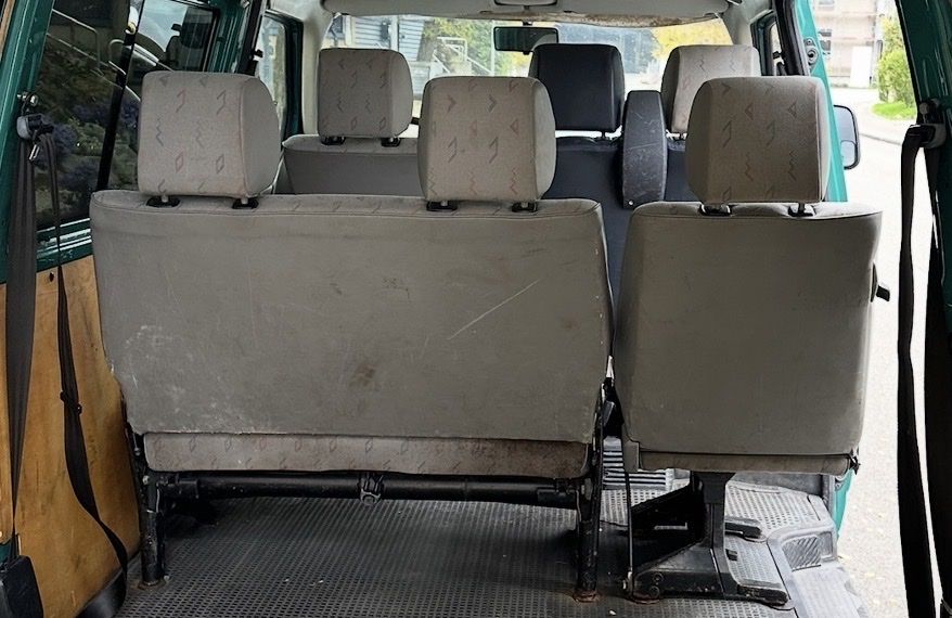 VW Toutes les pièces auto: VW T4 Sitze - Rücksitze – D'occasion à Schlieren par helena.Gini 1