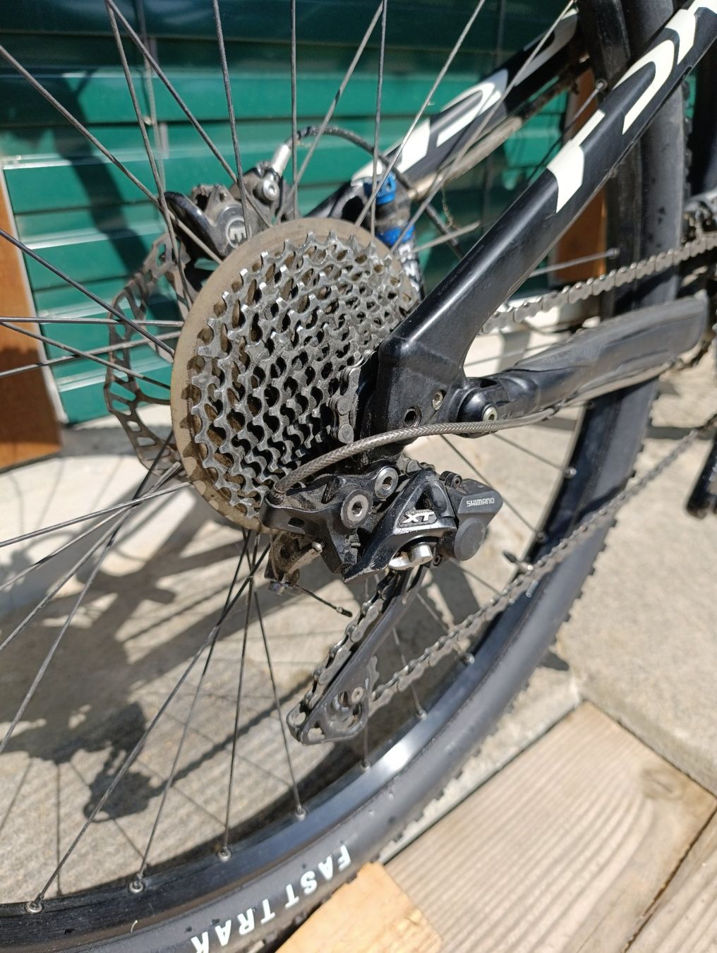 Specialized Biciclette: Specialized Carbon Mountainbike L – Usato da Zürich venduto da study.books 6