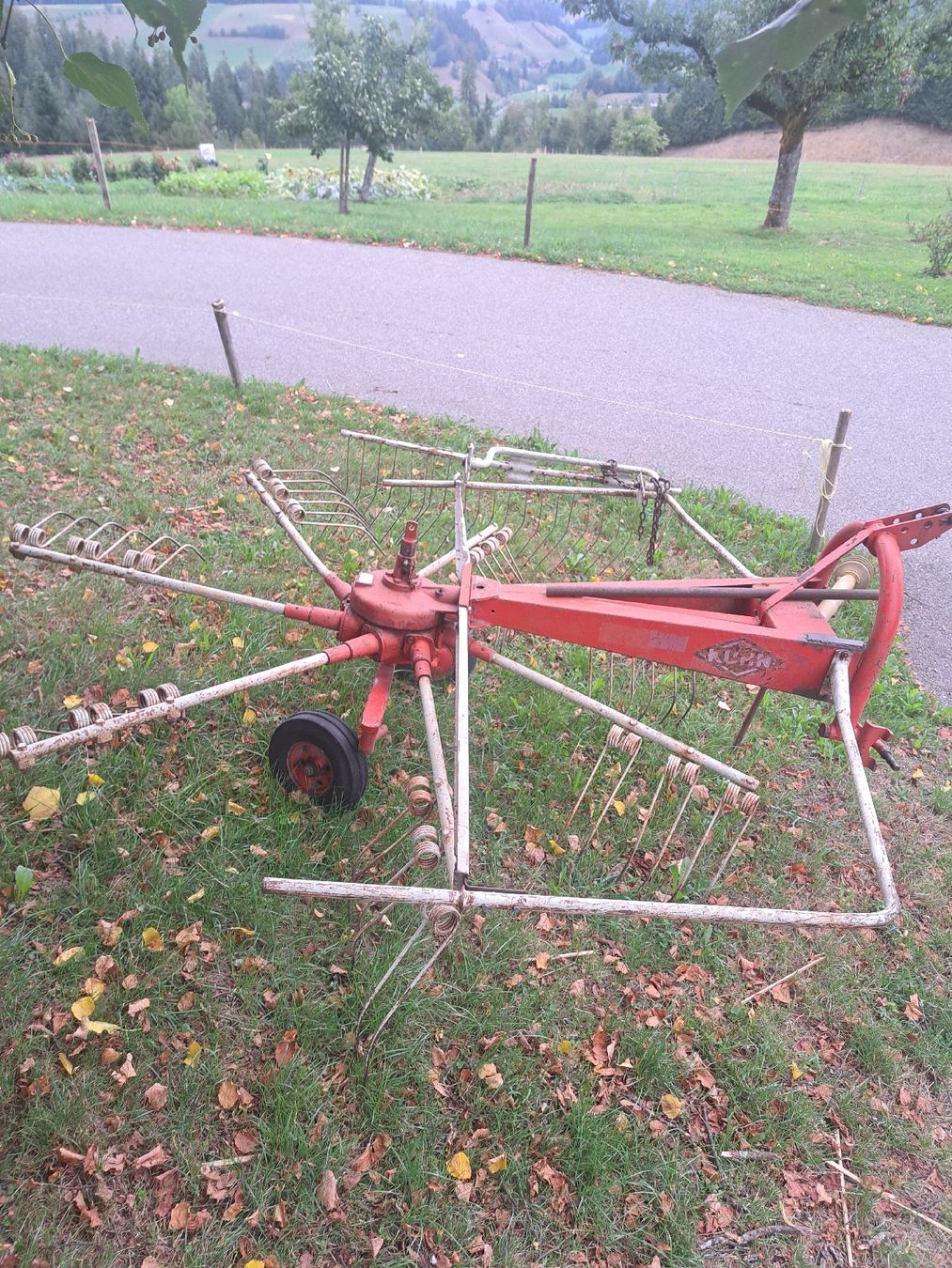 Kuhn Fauchage: Kreiselschwader – D'occasion à Langnau i. E par Hofer90
