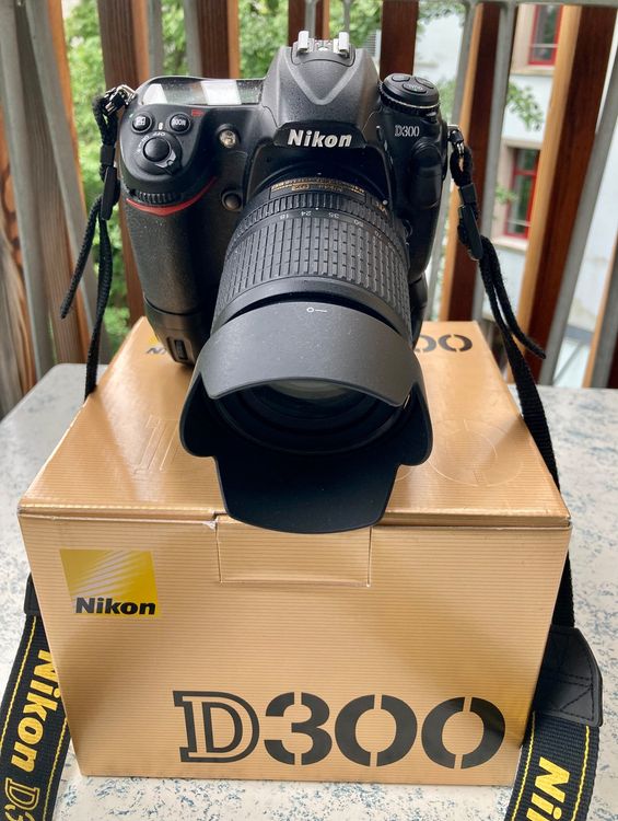 Nikon D300 mit Nikon DX 18-105mm | Kaufen auf Ricardo