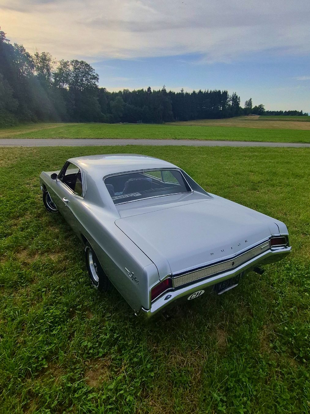 Buick Autos: Buick V8  – Gebraucht aus Corserey von Borisstrahm 1