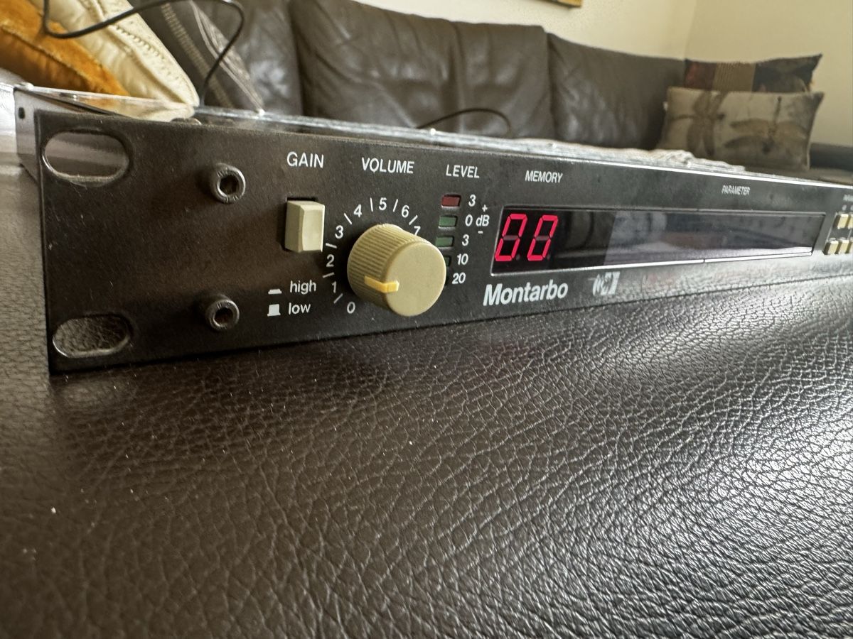 Strumenti musicali: Montarbo R16 - Rare vintage FX Processor, Reverb, Delay etc. – Usato da Zürich venduto da 1cut2 1