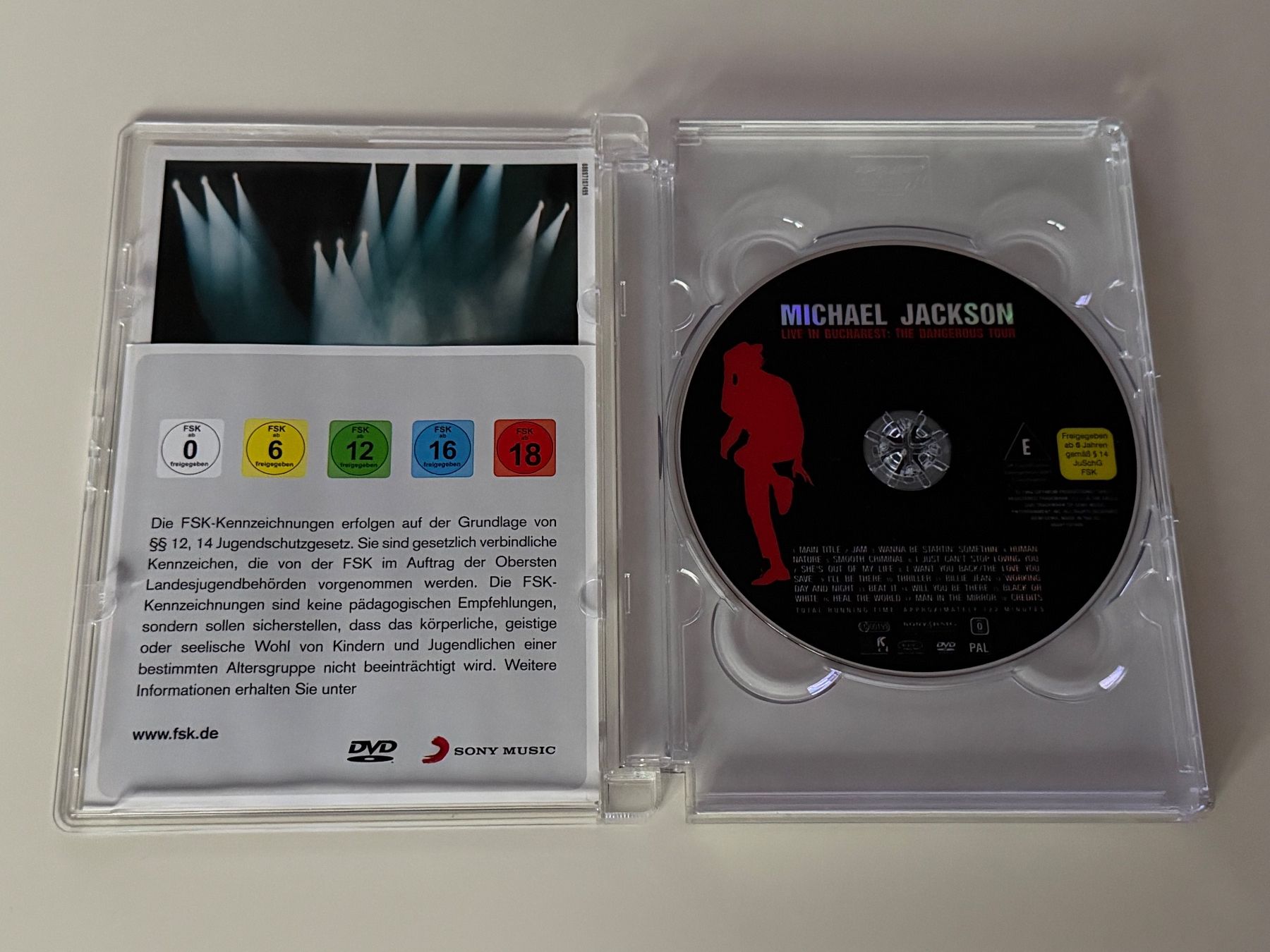 Tutti i DVDs: Michael Jackson Live In Bucharest Dangerous Tour DVD – Nuovo (secondo la descrizione) da Altstätten SG venduto da sheamus 2