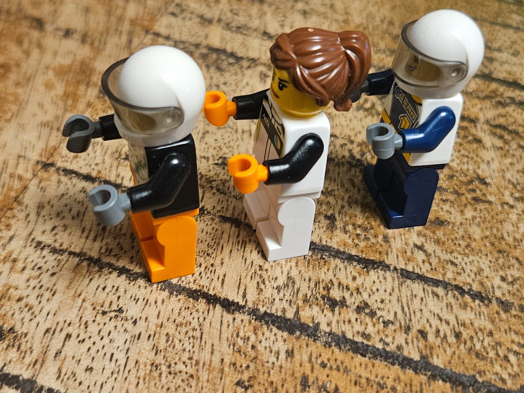 Lego Kit di costruzioni: lego lot de 3 figurines – Usato da Confignon venduto da Ecrofigs 2