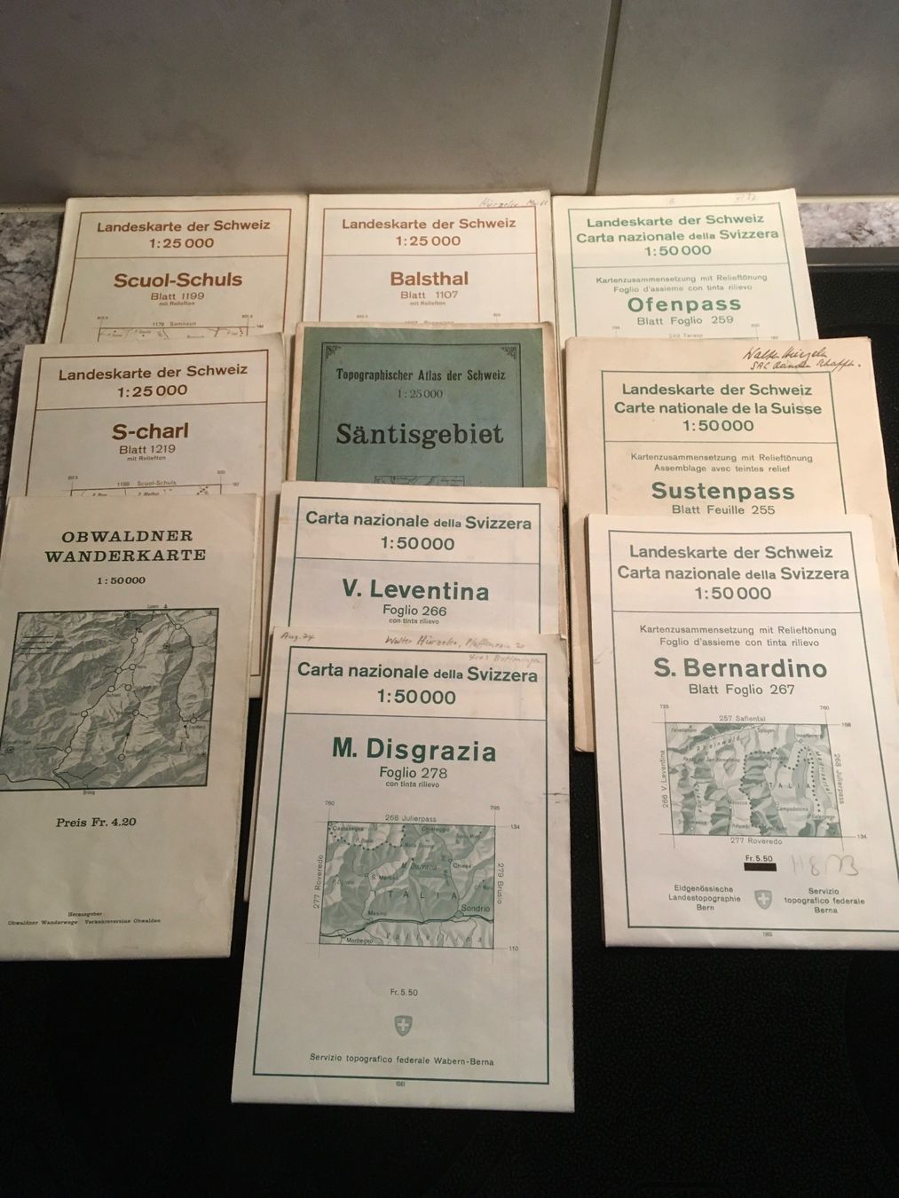 Landkarten & Atlanten: 10 Landeskarten der Schweiz – Gebraucht aus Oberwil BL von elk_wf5x