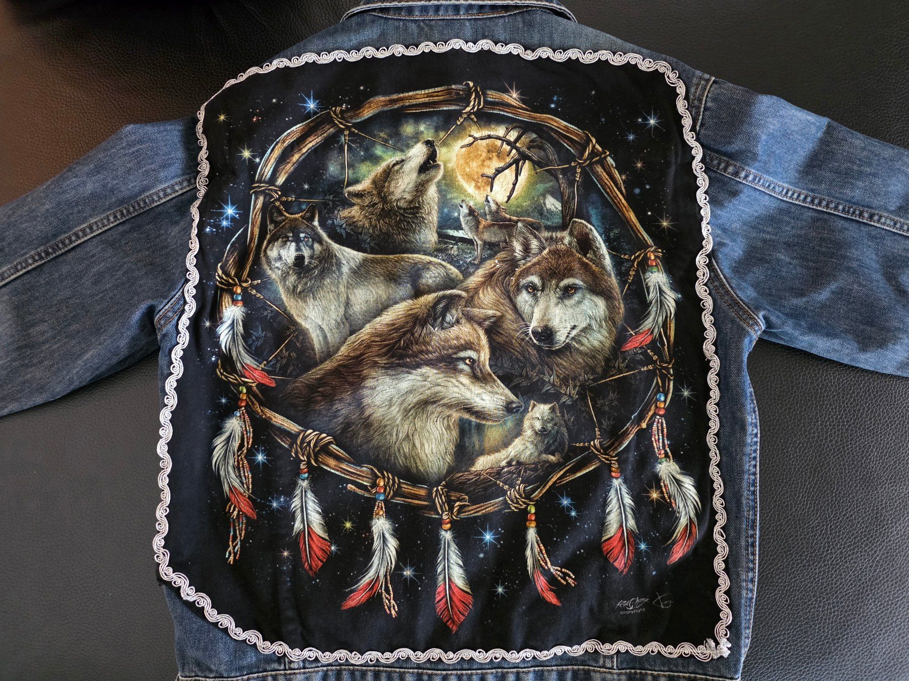 Vestes: Wolf - Traumfänger Jeansjacke Grösse S/M – D'occasion à Dübendorf par jeepcommander