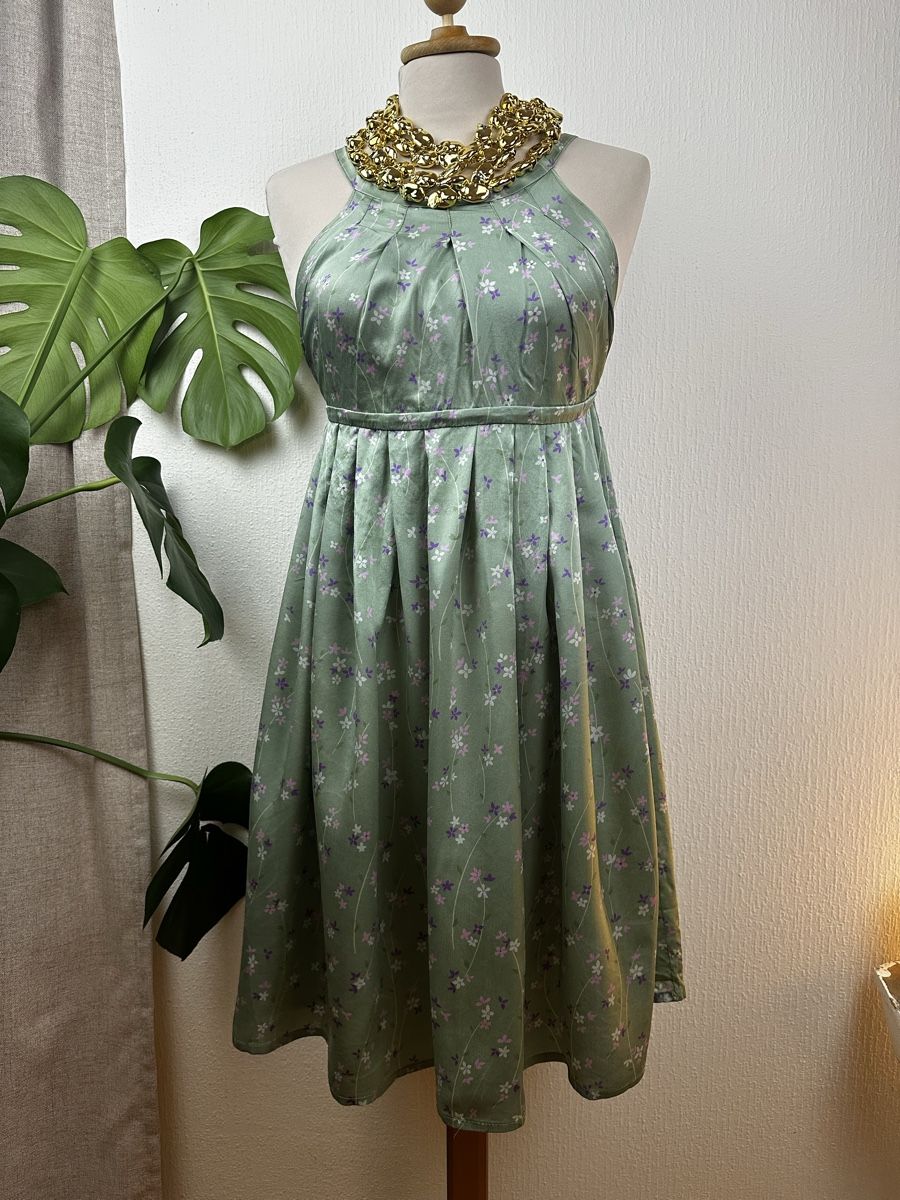 Vestiti: Robe verte à fleurs en soie , taille S  – Nuovo (secondo la descrizione) da Châtelaine venduto da Alexandra.jankowski