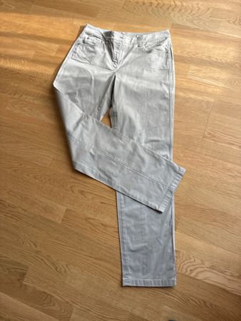 Quasi neue Jeanshose von RAFFAELLO ROSSI, Gr. 40