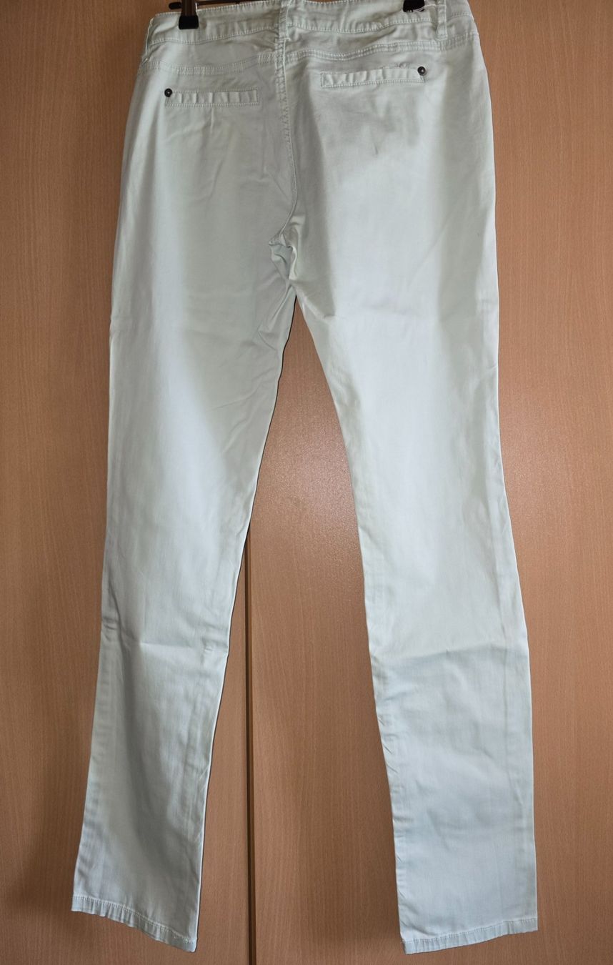 Pantaloni: Pantalon Timeout, 38, vert pâle – Usato da La Neuveville venduto da Diamise 1