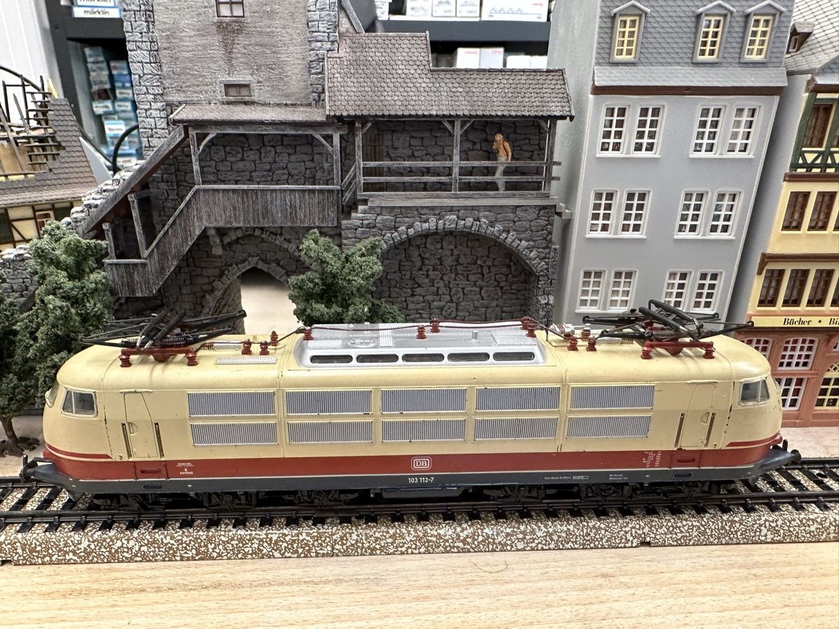 Märklin Modellini di ferrovie: Märklin 3054 DB BR 103 TEE – Usato da Lupsingen venduto da New-Haven 1