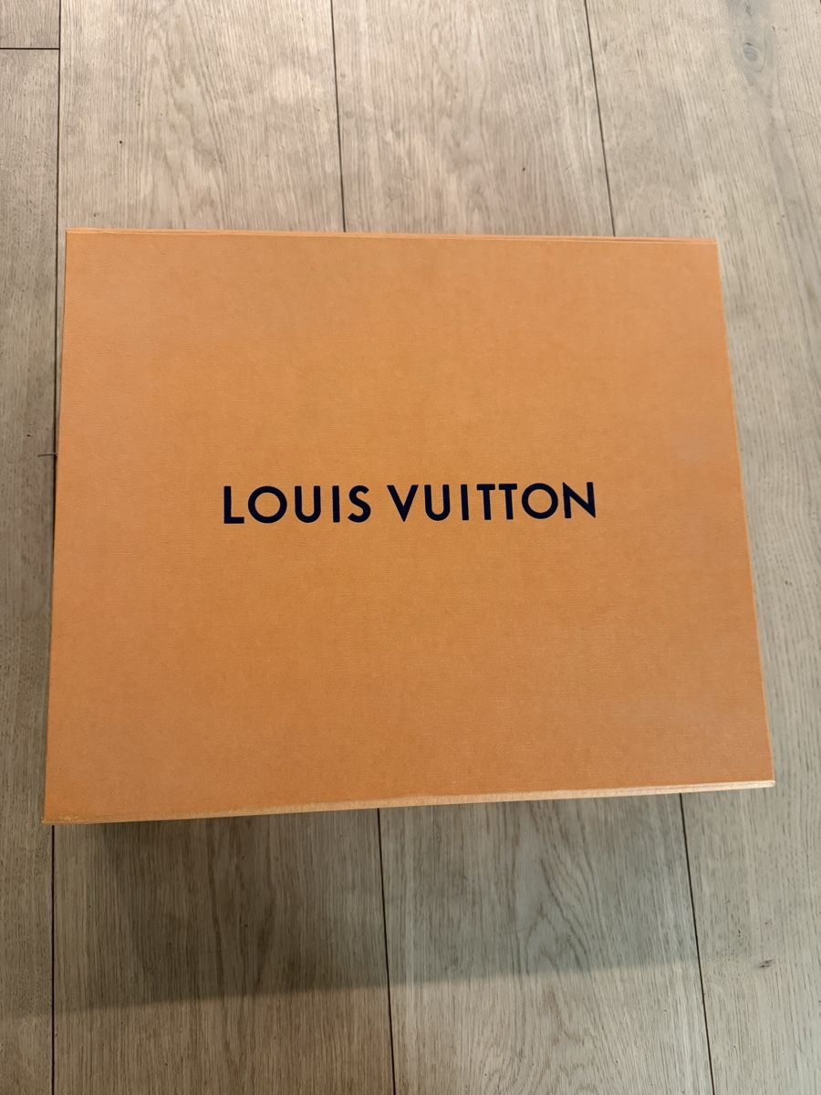Bücher: Louis Vuitton Virgil Abloh  Ultimate Collection Fr – Neu und originalverpackt aus Chêne-Bougeries von CollectorGVA 2