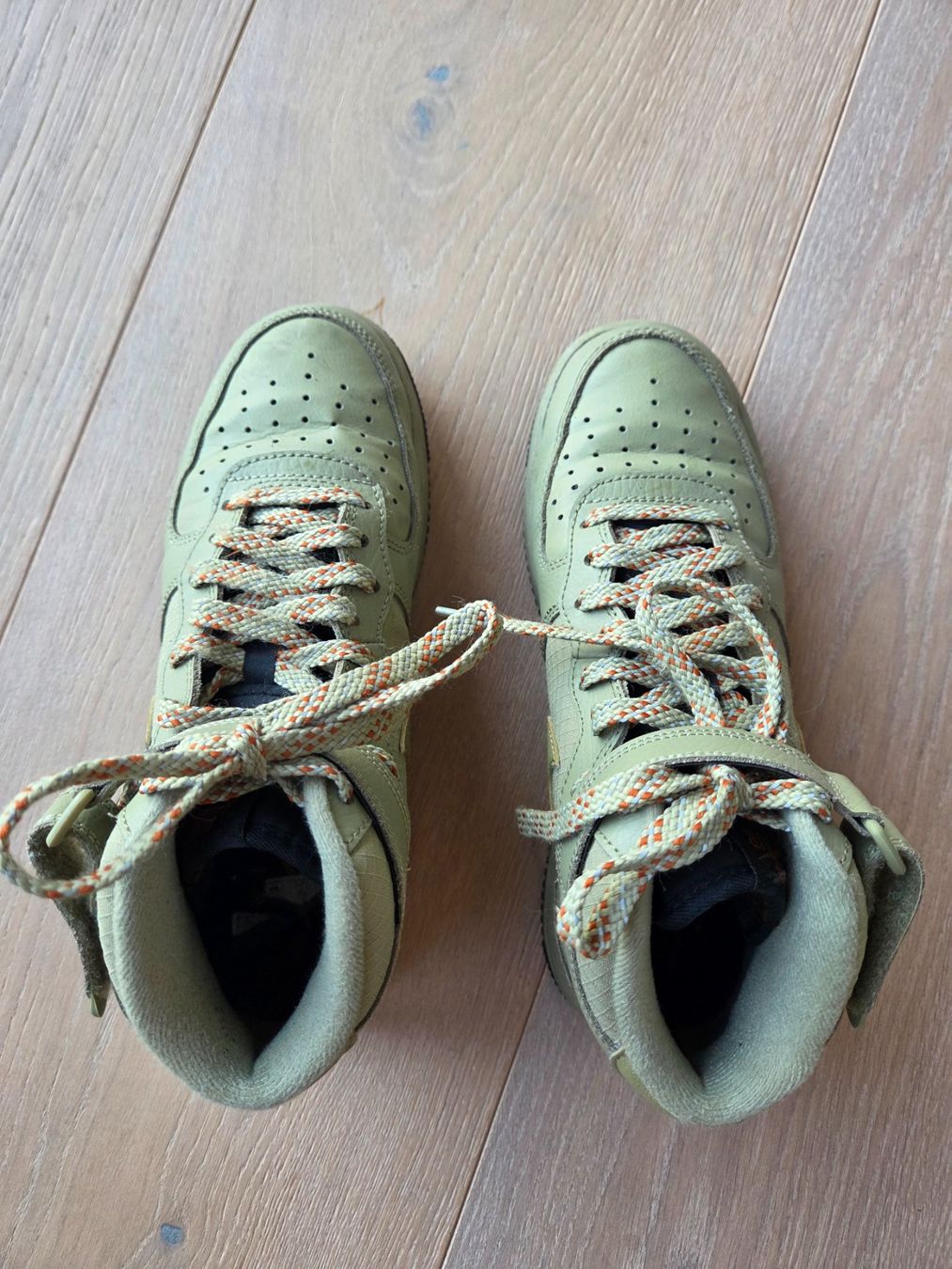 Nike Scarpe da uomo: Nike Air Force 1 '07 Mid Sneaker – Usato da Rüschlikon venduto da tiniweeeny 3