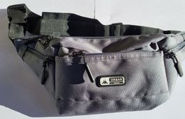 Graue Bauchtasche