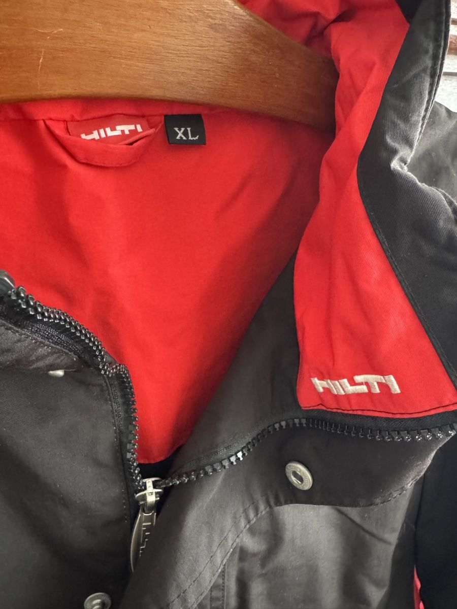 Jacken: Hilti Jacke – Gebraucht aus Obfelden von tan_9lj9 1