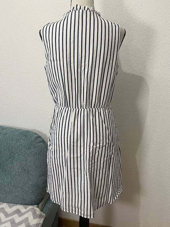 Kleider: GESTREIFTES VERO MODA KLEID – Gebraucht aus Urdorf von Marybyii 4