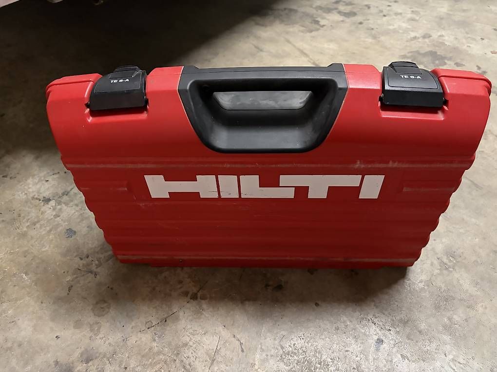 Trapani: Hilti Bohrhammer  – Usato da Lausen venduto da Gjuliana4 3