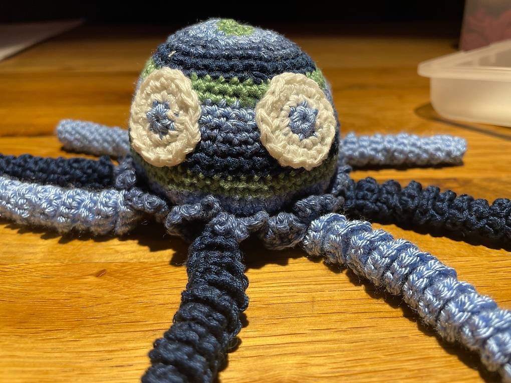 Spielzeuge: Handgehäkelt Octopus Hellblau und Dubkelblau – Gebraucht aus Scharans von csp_sbl5 2
