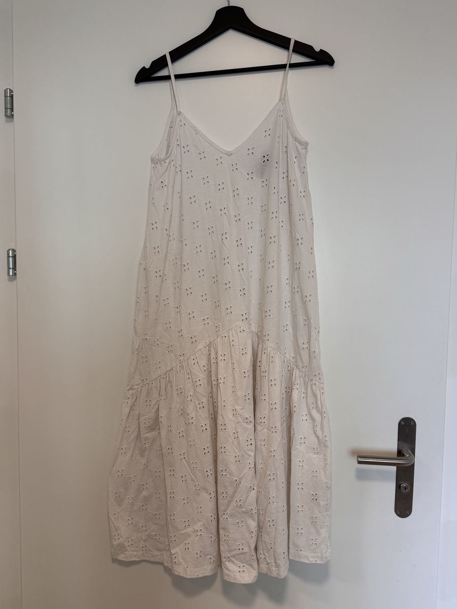 Asos Vestiti: White Broderie Midi Dress Size 36 – Usato da Dübendorf venduto da ClaraS. 1