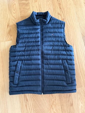 Leichte Daunenweste von Tommy Hilfiger / Grösse S / Herren