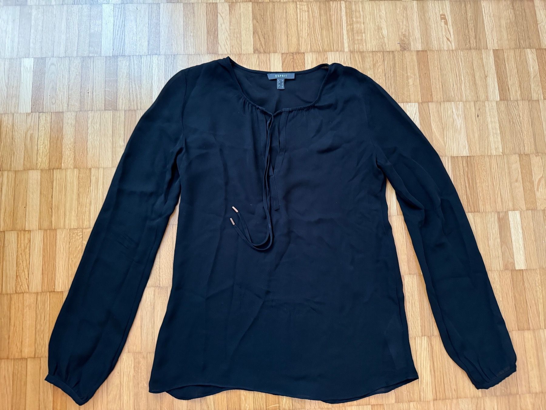 Esprit Camicette: Esprit Bluse schwarz Grösse S - elegant & zeitlos – Usato da Jona venduto da Good_luck1_ 2