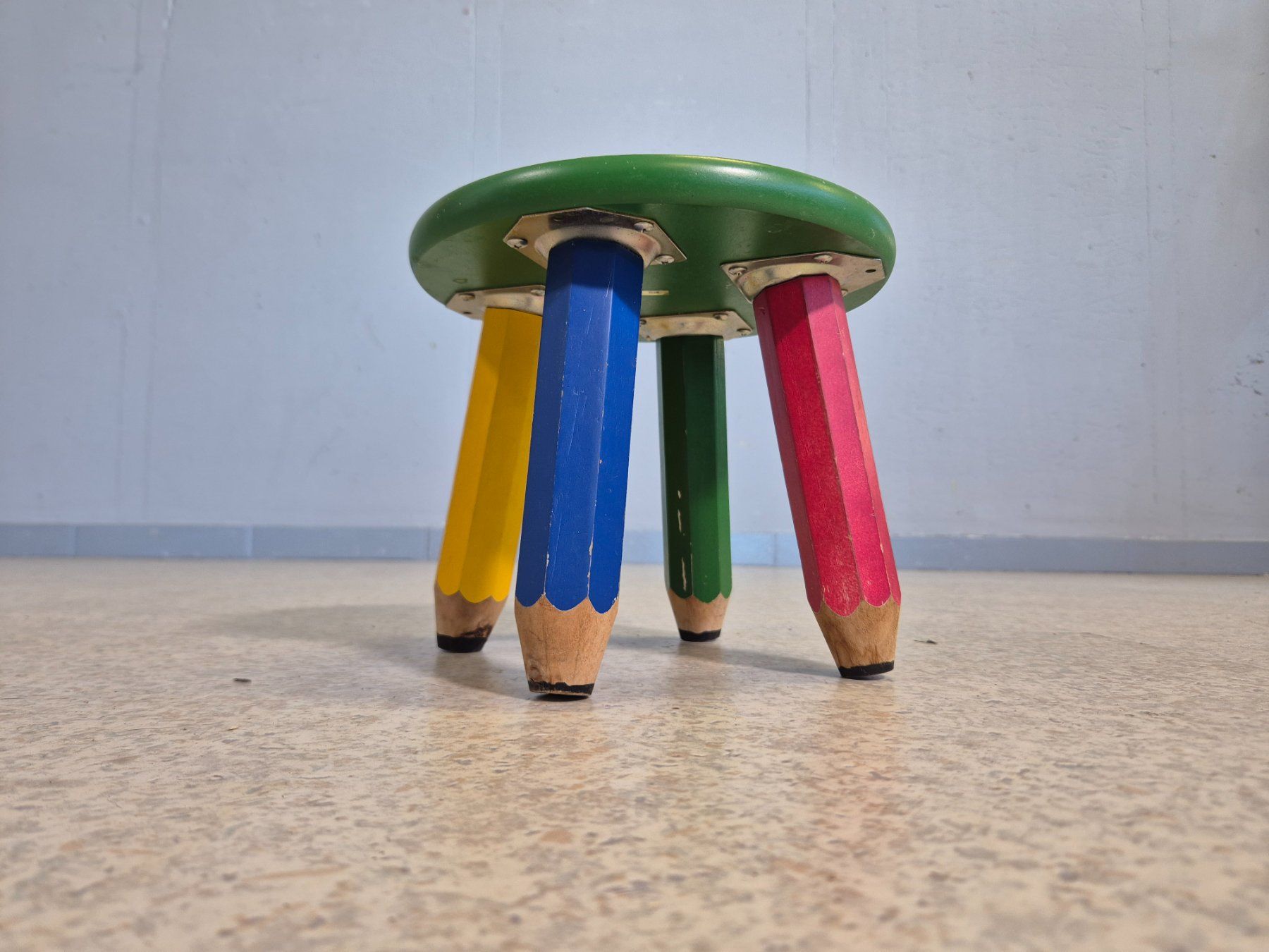 Hocker: Pierre Sala Style Stift-Höcker Kinderhocker Hocker – Gebraucht aus Nottwil von Wondewa-Shop 3