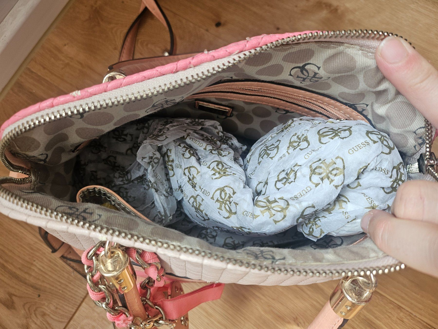 Guess Borse da donna: Guess Tasche – Usato da Kefikon TG venduto da Livline 5