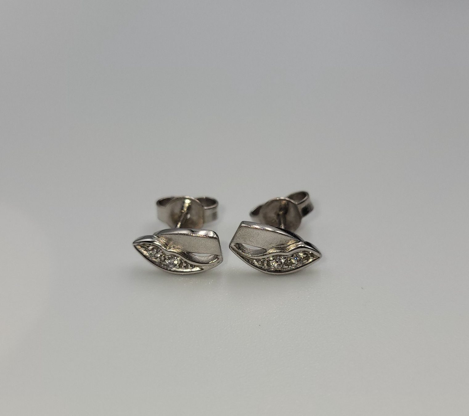 Orecchini pendenti & Orecchini a lobo: 585 Weiss Gold Ohrstecker mit Steine – Usato da Wald ZH venduto da Dasilver 3