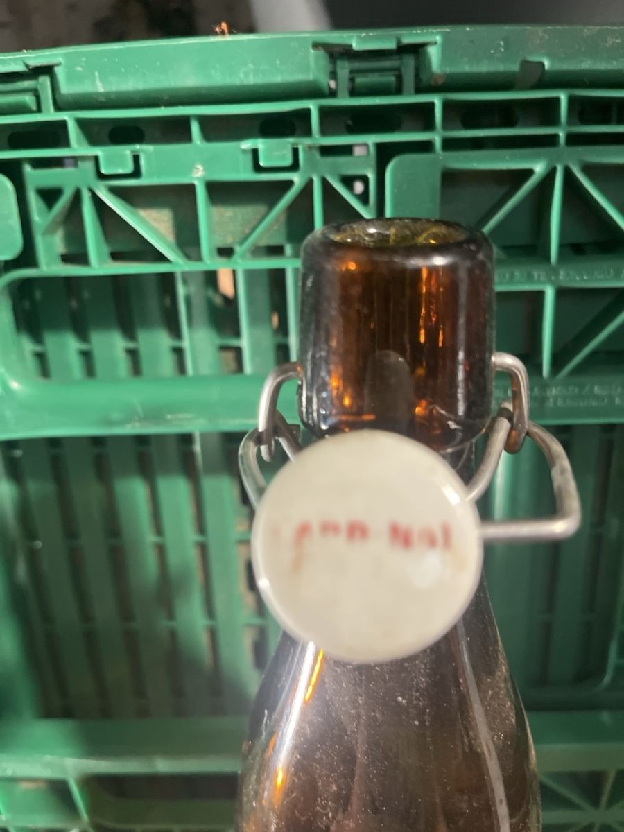 Verres, cruches & bouteilles: Bouteille bière cardinal  – D'occasion à Neyruz FR par Martin0129 2
