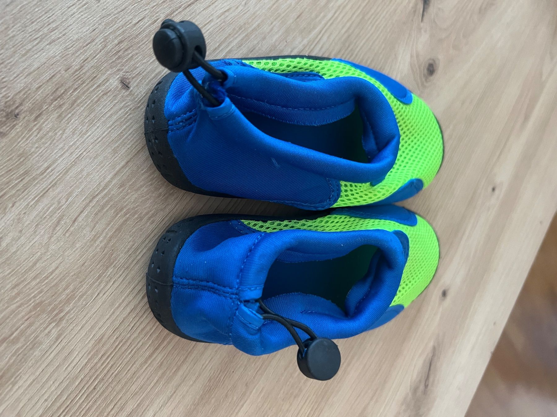 Scarpe per ragazzi: Wasserschuhe Gr. 31 – Usato da Thun venduto da Siladi 1