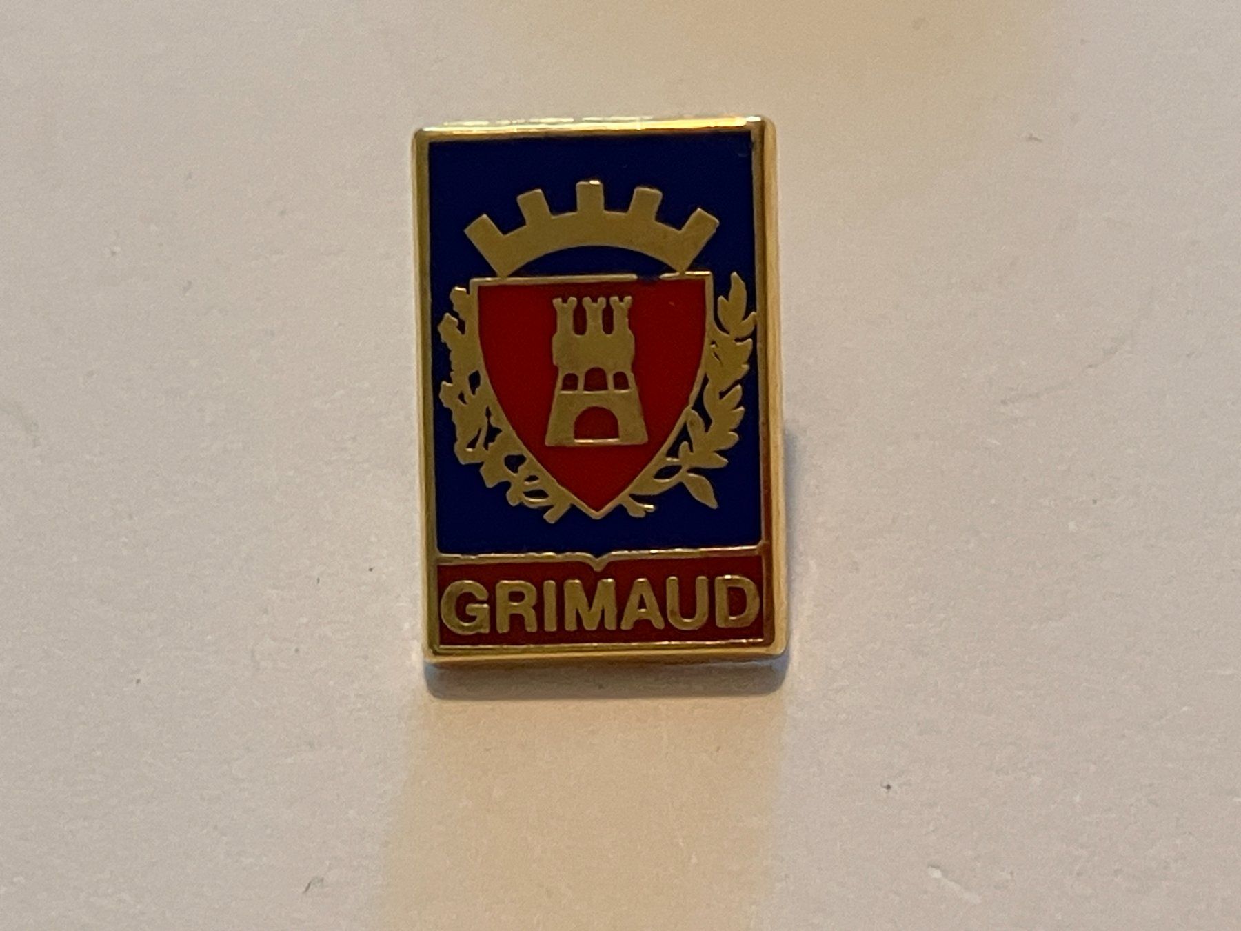 Placchette & Badge: 1 Pin Grimaud – Usato da Basel venduto da djwwpp