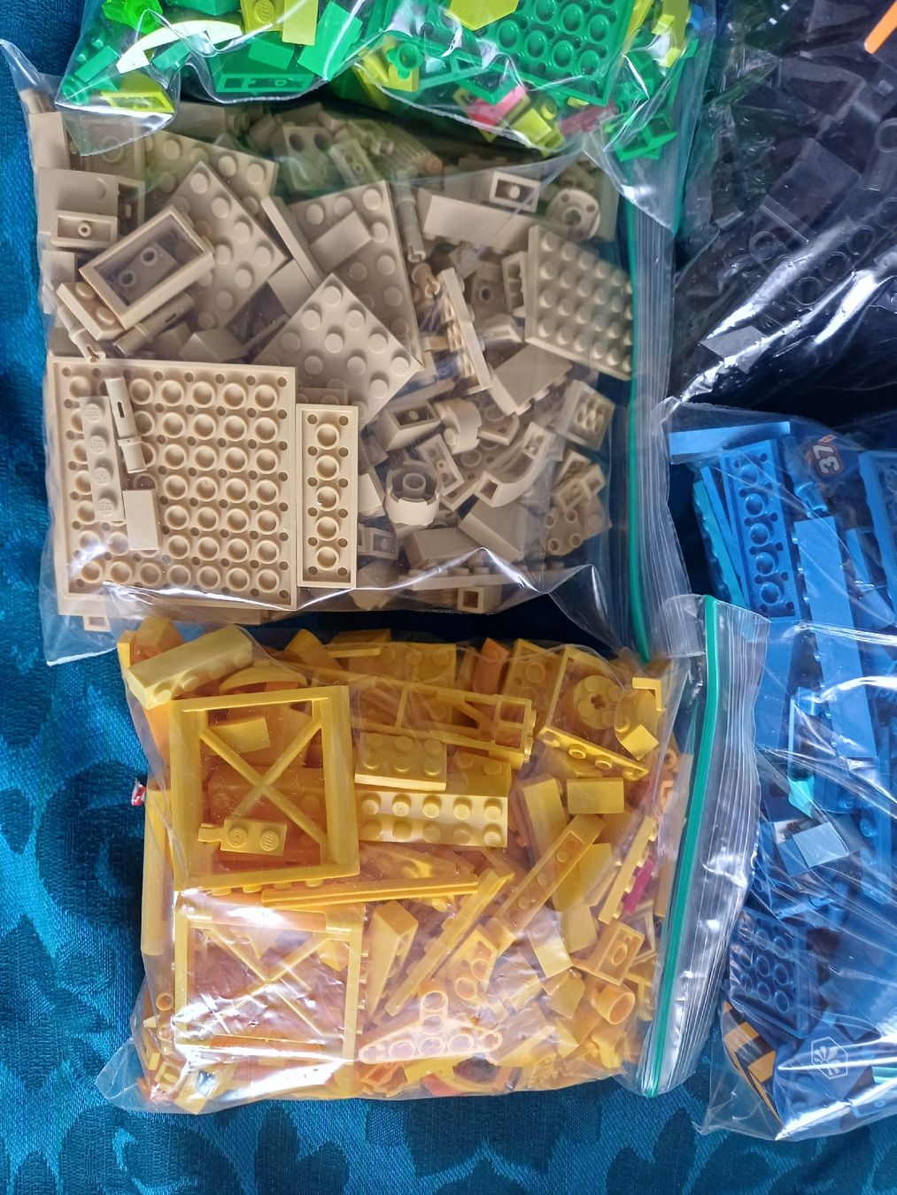 Lego Baukästen: 9.5 kg lego diviso per colori – Gebraucht aus Minusio von ele_gp89 2