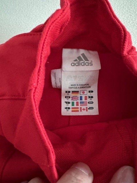 Adidas Tops: Adidas sport top – Gebraucht aus Dallenwil von ZD2019 1