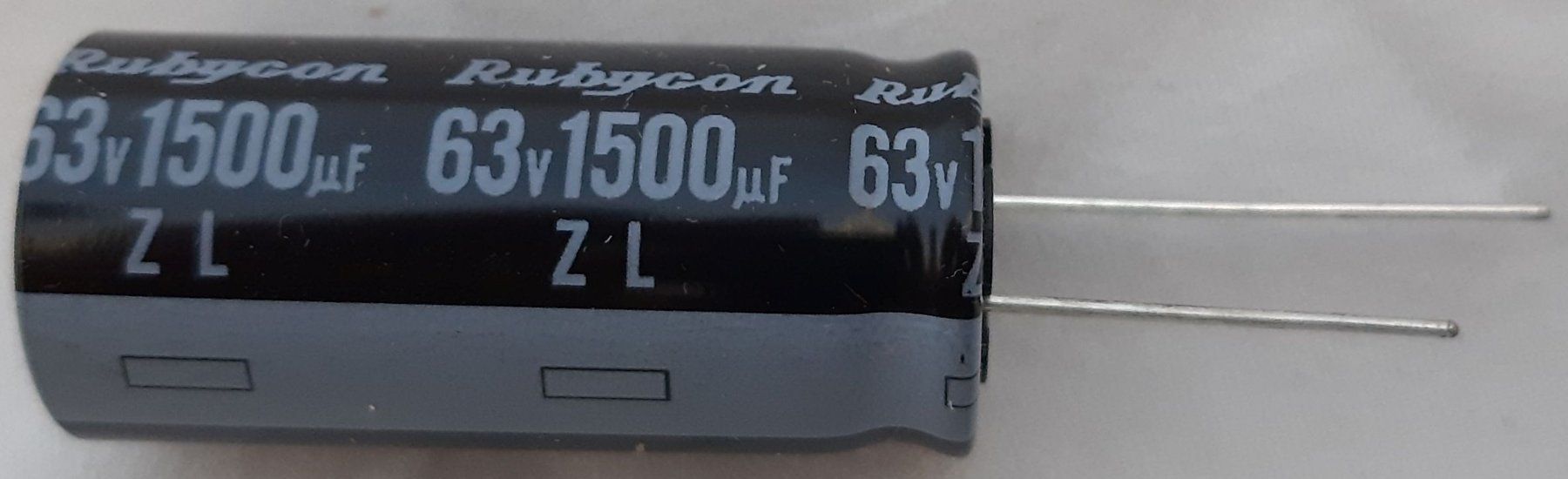 Componenti elettronici: 10x condensateur Rubycon ZL 1500uF 63V – Nuovo (secondo la descrizione) da Attalens venduto da Gmsa68