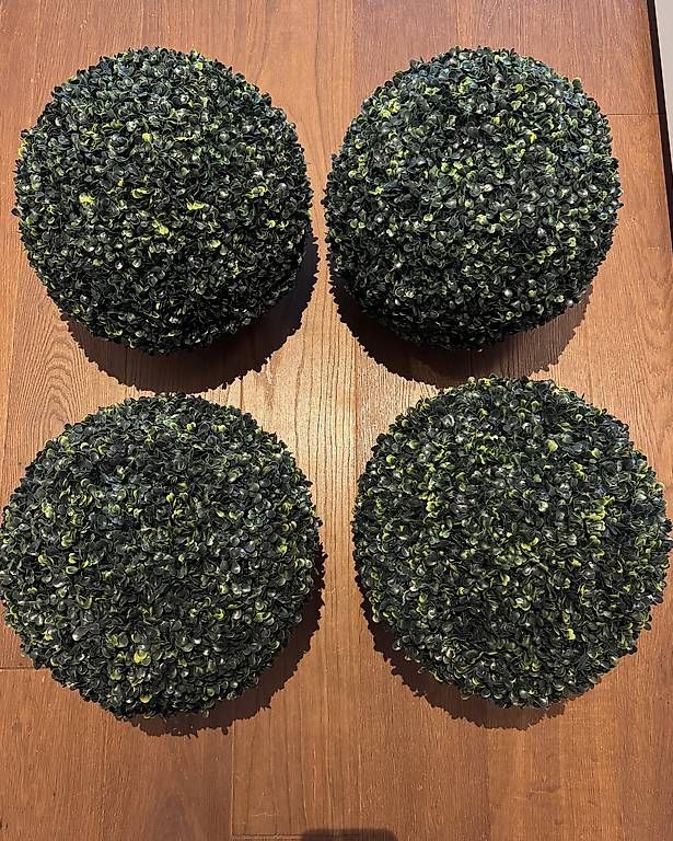 Tutte le decorazioni: 4 x Buchsbaumkugeln, Deko Garten Kugeln 35cm – Nuovo e nell'imballaggio originale da Kallnach venduto da Claudia0148